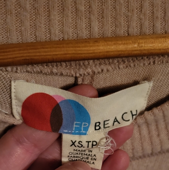 Women's Pink Sweater - Picture 3 of 3